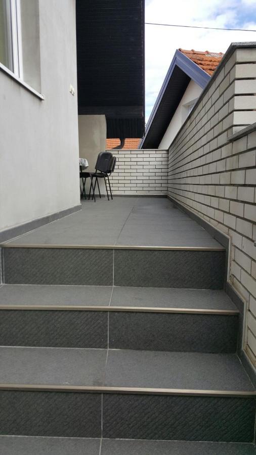 Apartmani Malina 3 Bijeljina Exterior photo