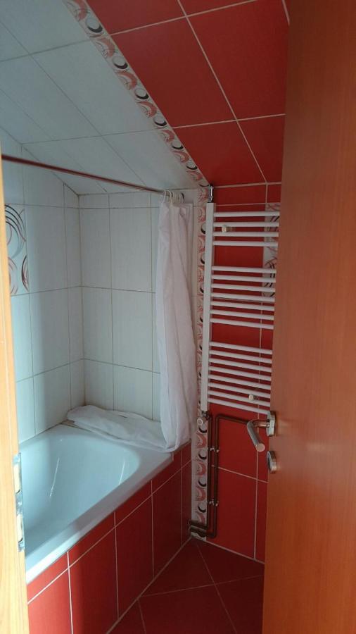 Apartmani Malina 3 Bijeljina Exterior photo